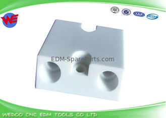 Makino EDMは白い陶磁器の版33EC095A401=3のアイソレーターの版を分けます