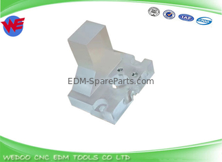 A290-8119-Z783 Fanuc EDM アクリルシリンダーベース シリンダーベース 42*43*29.6MM